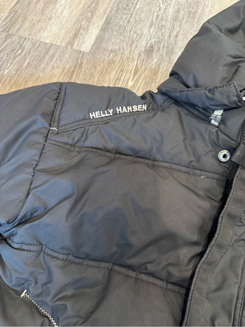 Helly Hansen Hooded Puffer Jacket View 3
